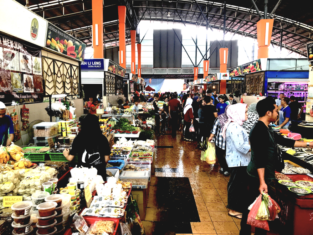 Satok Weekend Market